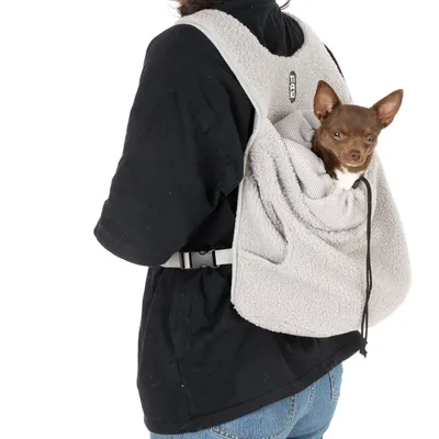472196_tiaki_front_pouch_fg_6603_2.webp